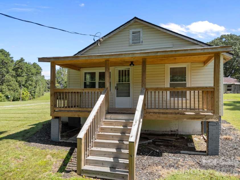 3840 Old Mocksville Road, Salisbury, NC 28144.  MLS# CAR4332032, YatesRealty ID 13344. 