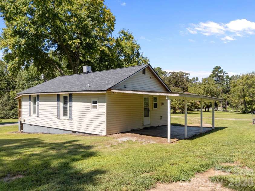 3840 Old Mocksville Road, Salisbury, NC 28144.  MLS# CAR4332032, YatesRealty ID 13344. 