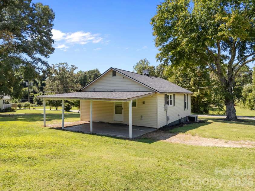 3840 Old Mocksville Road, Salisbury, NC 28144.  MLS# CAR4332032, YatesRealty ID 13344. 