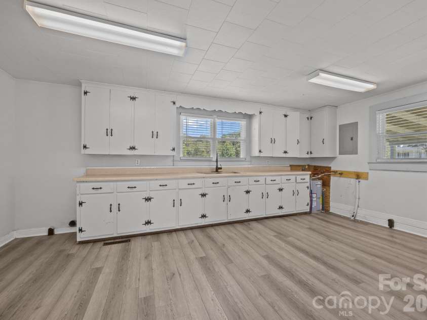 3840 Old Mocksville Road, Salisbury, NC 28144.  MLS# CAR4332032, YatesRealty ID 13344. 