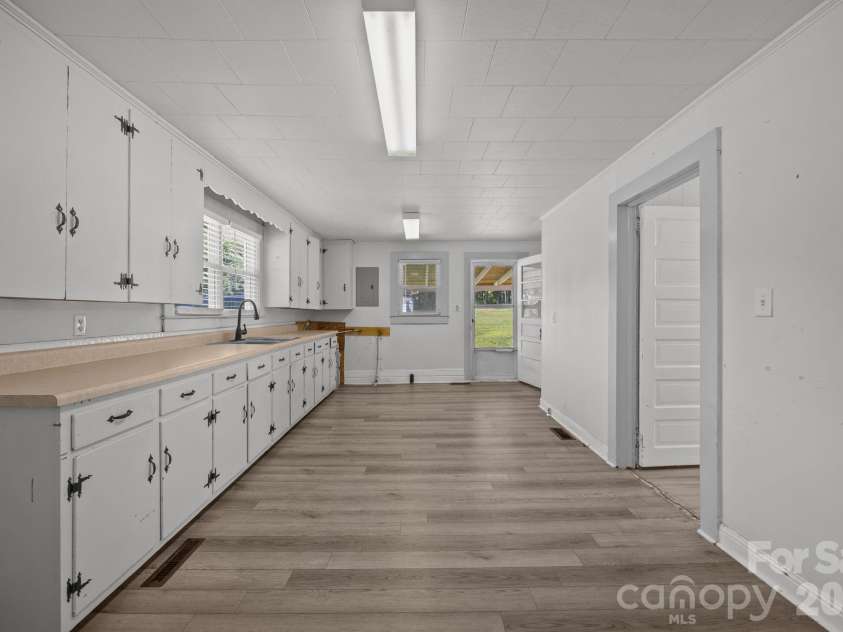 3840 Old Mocksville Road, Salisbury, NC 28144.  MLS# CAR4332032, YatesRealty ID 13344. 