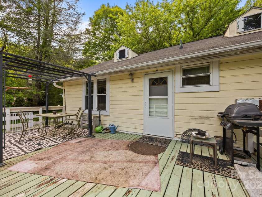 3905 NC Hwy 213 Highway, Marshall, NC 28753.  MLS# CAR4258413, YatesRealty ID 13345. 