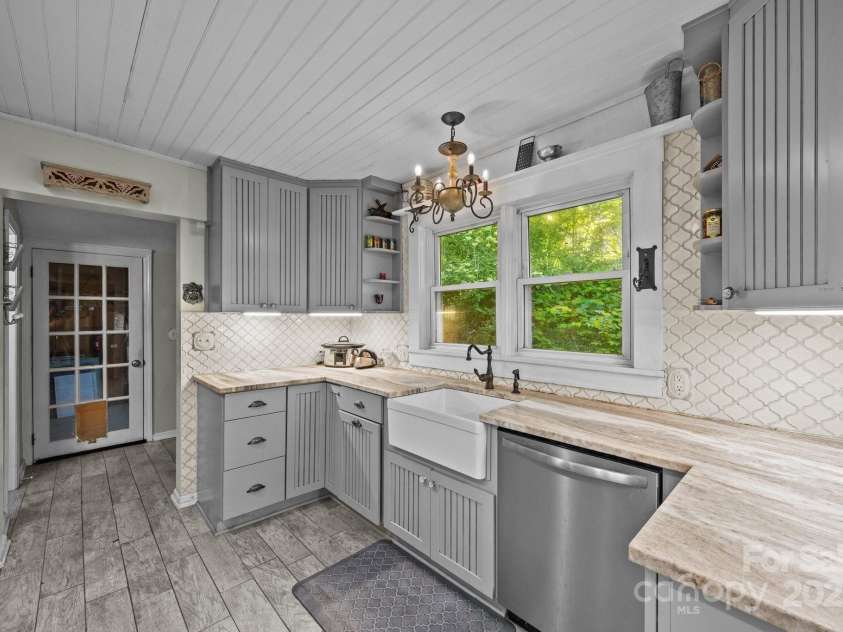 3905 NC Hwy 213 Highway, Marshall, NC 28753.  MLS# CAR4258413, YatesRealty ID 13345. 