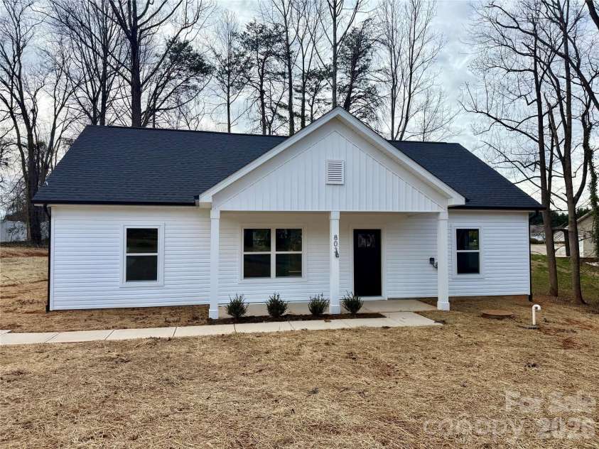 803 1st Street, Newton, NC 28658.  MLS# CAR4340627, YatesRealty ID 13345. 