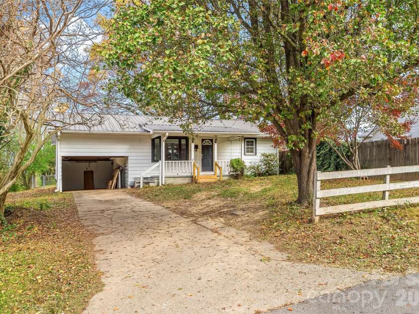 103 Clark Street, Marion, NC 28752.  MLS# CAR4319904, YatesRealty ID 13347. 