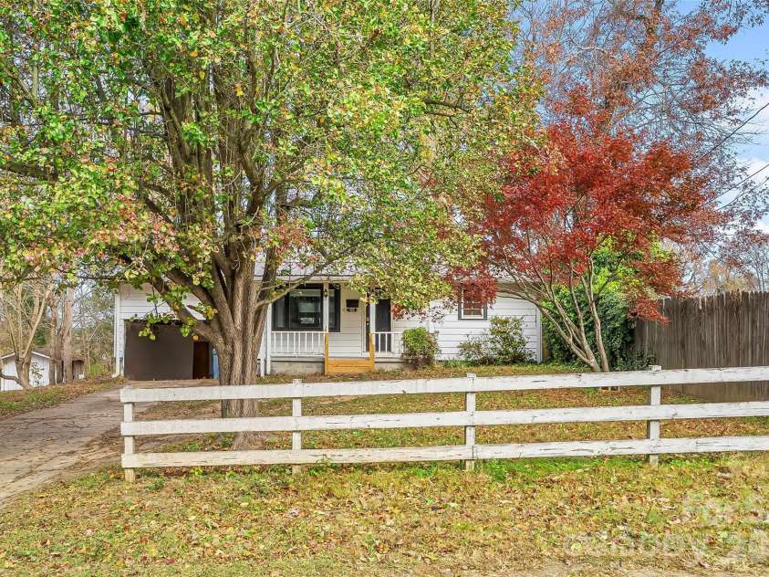 103 Clark Street, Marion, NC 28752.  MLS# CAR4319904, YatesRealty ID 13347. 