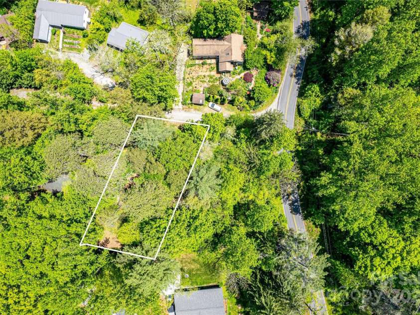 70 Lake Sega Circle, Brevard, NC 28712.  MLS# CAR4254816, YatesRealty ID 13347. 