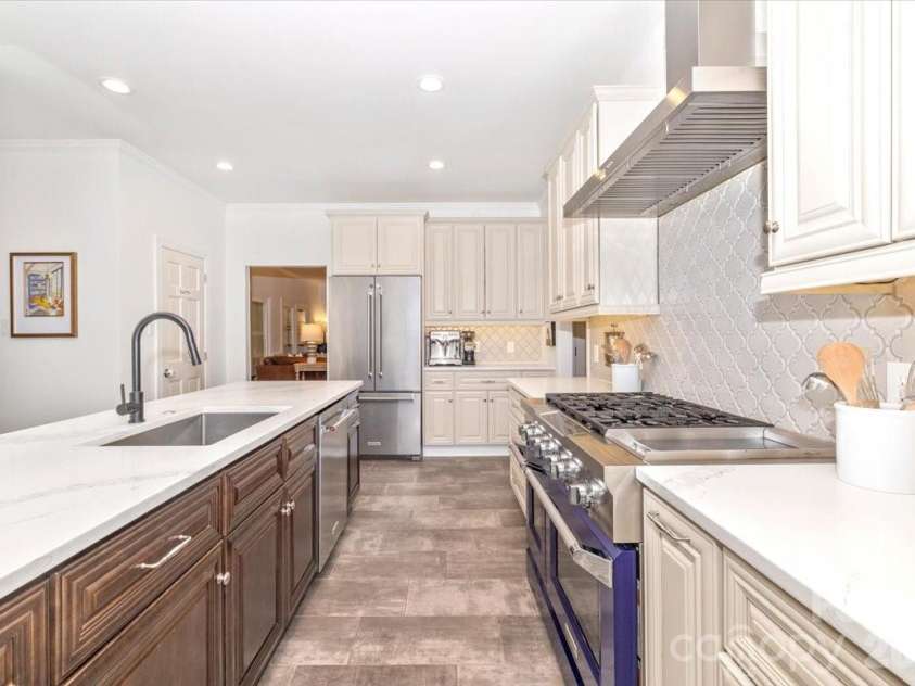 2107 Eakle Drive, Rock Hill, SC 29732.  MLS# CAR4358858, YatesRealty ID 13348. Kitchen