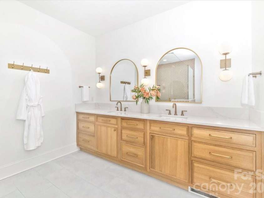 2107 Eakle Drive, Rock Hill, SC 29732.  MLS# CAR4358858, YatesRealty ID 13348. Master bathroom