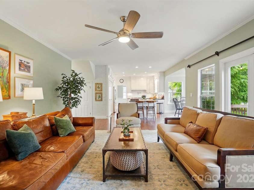 21300 Crown Lake Drive, Cornelius, NC 28031.  MLS# CAR4251104, YatesRealty ID 13348. 