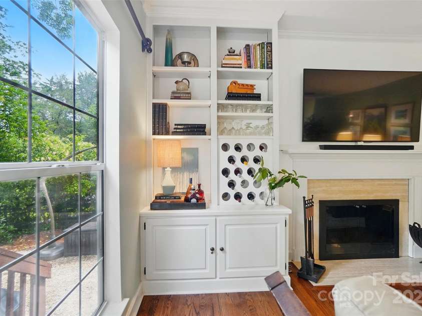 21300 Crown Lake Drive, Cornelius, NC 28031.  MLS# CAR4251104, YatesRealty ID 13348. 