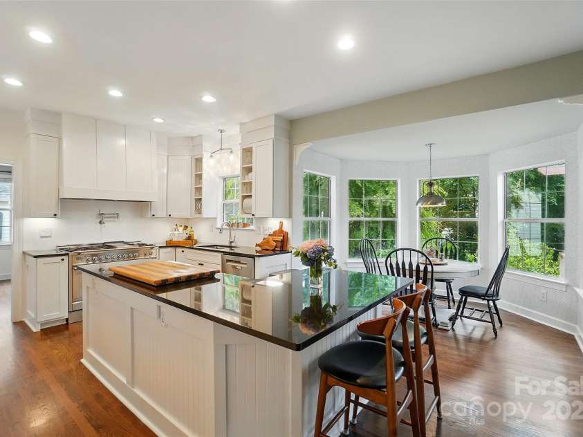 21300 Crown Lake Drive, Cornelius, NC 28031.  MLS# CAR4251104, YatesRealty ID 13348. 