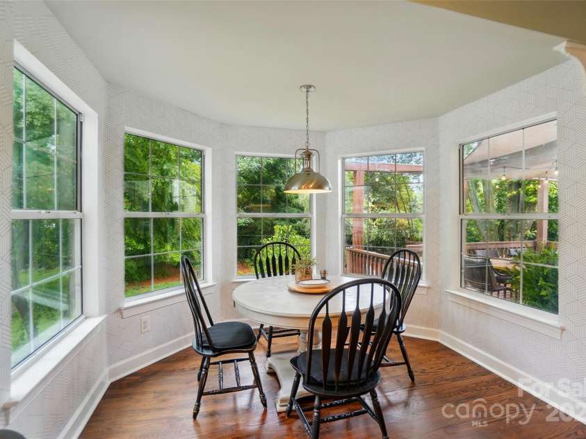 21300 Crown Lake Drive, Cornelius, NC 28031.  MLS# CAR4251104, YatesRealty ID 13348. 