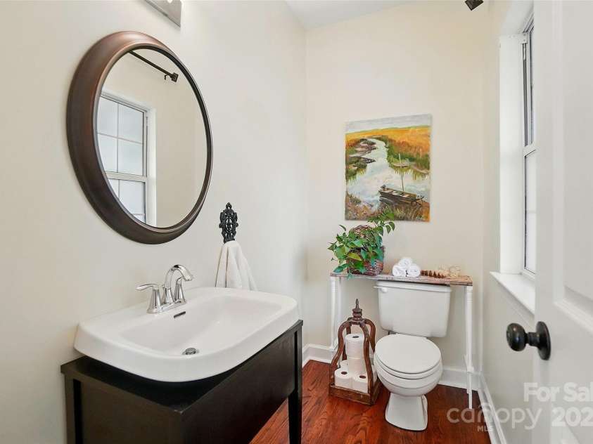 21300 Crown Lake Drive, Cornelius, NC 28031.  MLS# CAR4251104, YatesRealty ID 13348. 