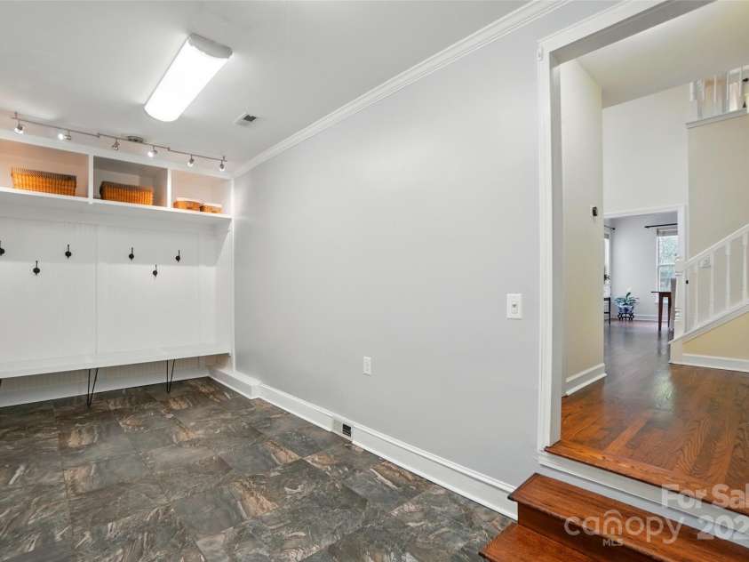 21300 Crown Lake Drive, Cornelius, NC 28031.  MLS# CAR4251104, YatesRealty ID 13348. 