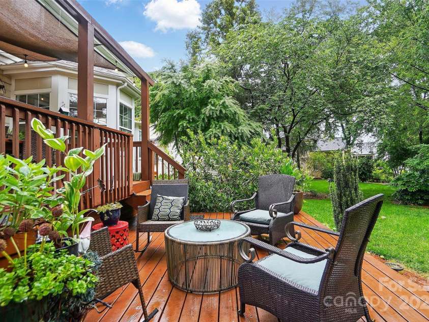 21300 Crown Lake Drive, Cornelius, NC 28031.  MLS# CAR4251104, YatesRealty ID 13348. 