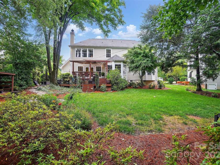 21300 Crown Lake Drive, Cornelius, NC 28031.  MLS# CAR4251104, YatesRealty ID 13348. 