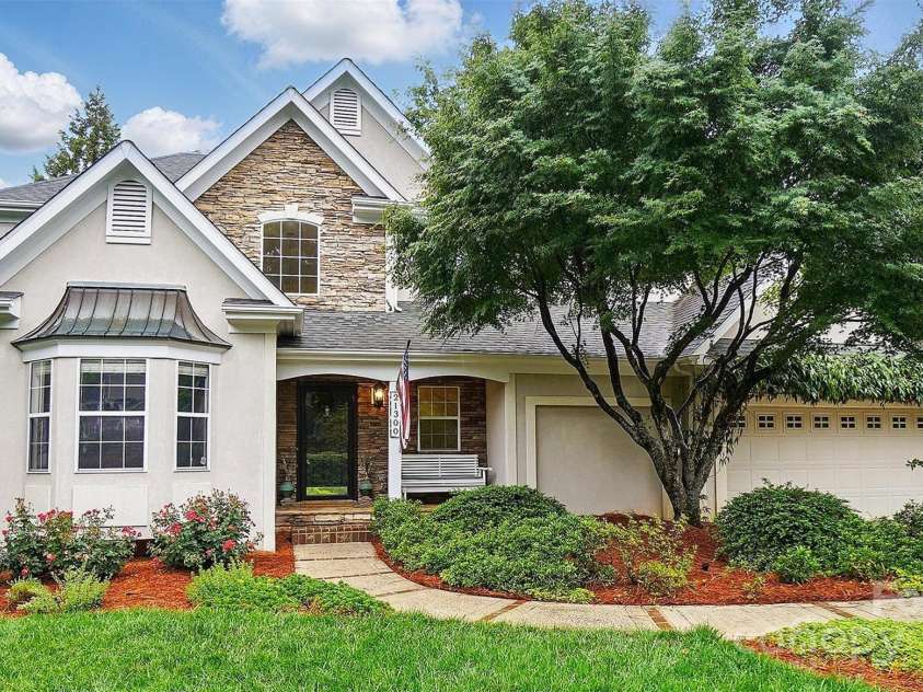 21300 Crown Lake Drive, Cornelius, NC 28031.  MLS# CAR4251104, YatesRealty ID 13348. 