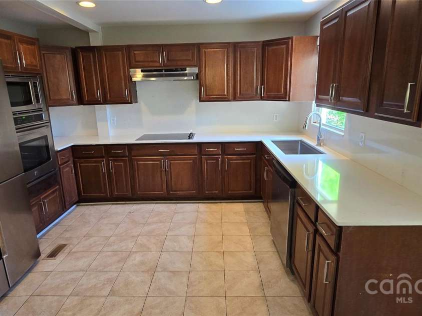 401 Pamela Street, Gastonia, NC 28054.  MLS# CAR4258962, YatesRealty ID 13350. 