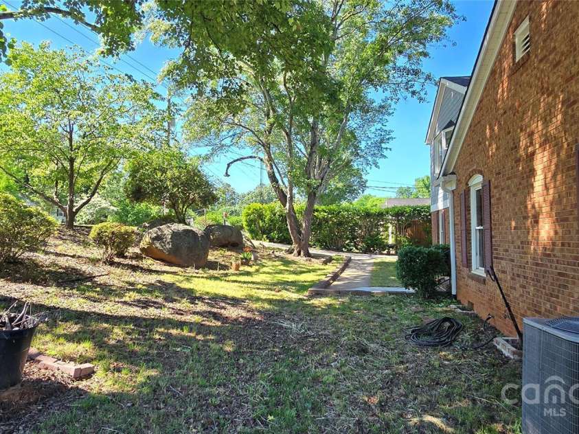 401 Pamela Street, Gastonia, NC 28054.  MLS# CAR4258962, YatesRealty ID 13350. 