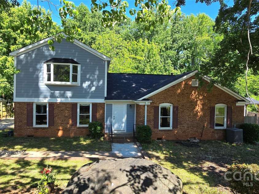 401 Pamela Street, Gastonia, NC 28054.  MLS# CAR4258962, YatesRealty ID 13350. 