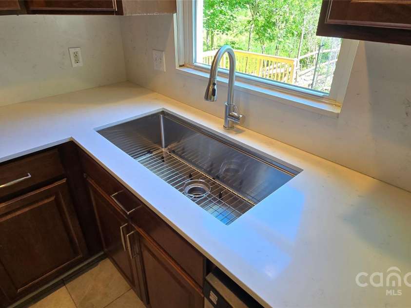 401 Pamela Street, Gastonia, NC 28054.  MLS# CAR4258962, YatesRealty ID 13350. 