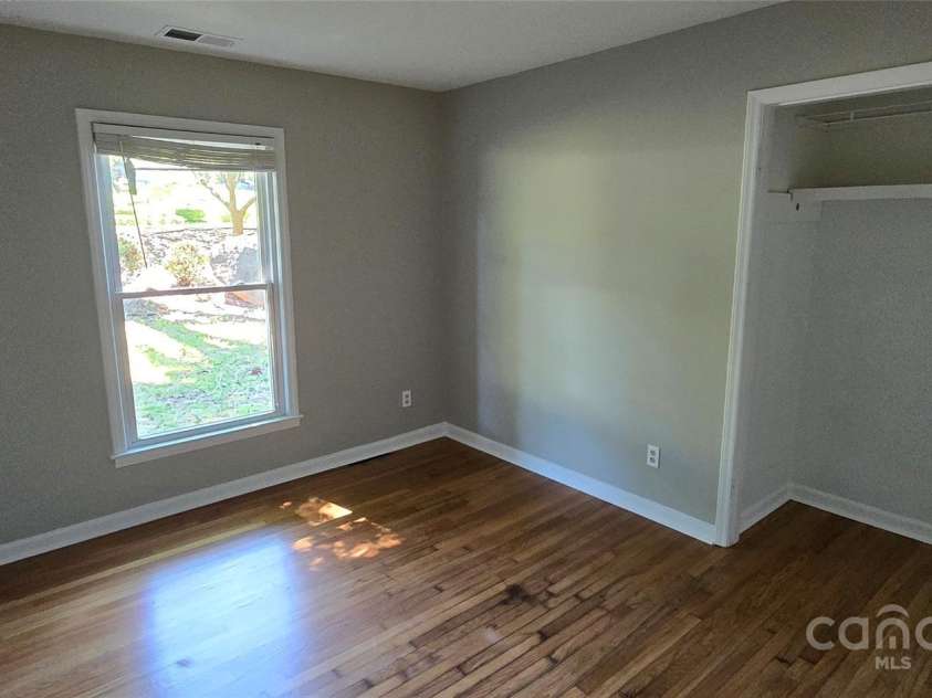 401 Pamela Street, Gastonia, NC 28054.  MLS# CAR4258962, YatesRealty ID 13350. 