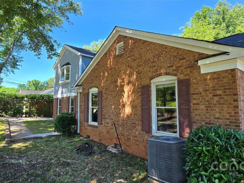 401 Pamela Street, Gastonia, NC 28054.  MLS# CAR4258962, YatesRealty ID 13350. 