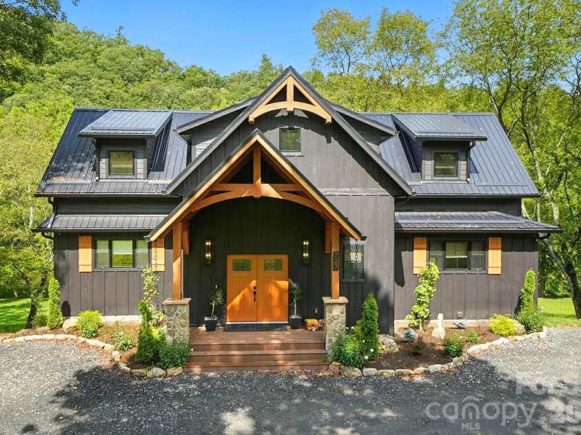 727 Riverwind Drive, Lansing, NC 28643.  MLS# CAR4368112, YatesRealty ID 13350. 