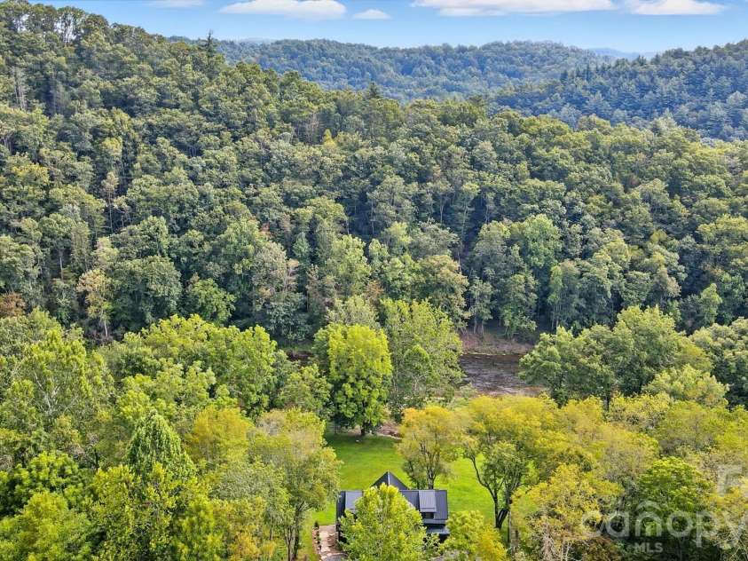 727 Riverwind Drive, Lansing, NC 28643.  MLS# CAR4368112, YatesRealty ID 13350. 
