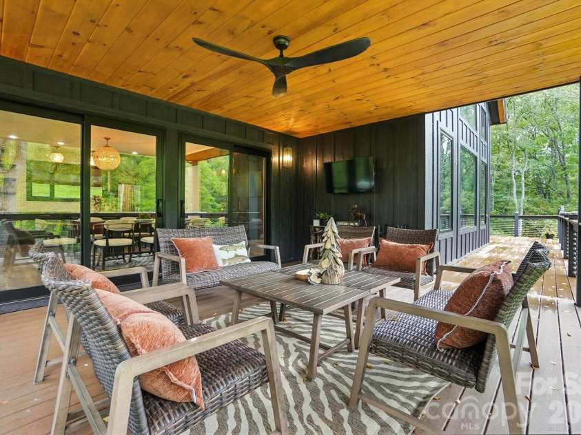 727 Riverwind Drive, Lansing, NC 28643.  MLS# CAR4368112, YatesRealty ID 13350. 