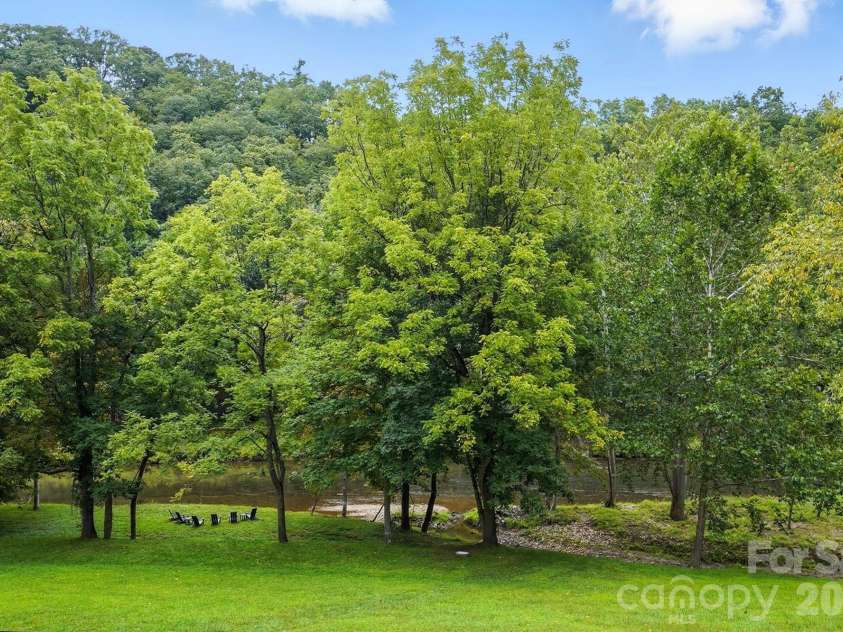727 Riverwind Drive, Lansing, NC 28643.  MLS# CAR4368112, YatesRealty ID 13350. 