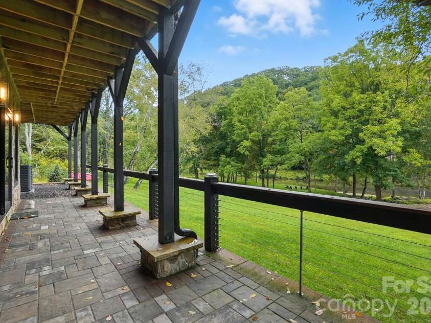 727 Riverwind Drive, Lansing, NC 28643.  MLS# CAR4368112, YatesRealty ID 13350. 