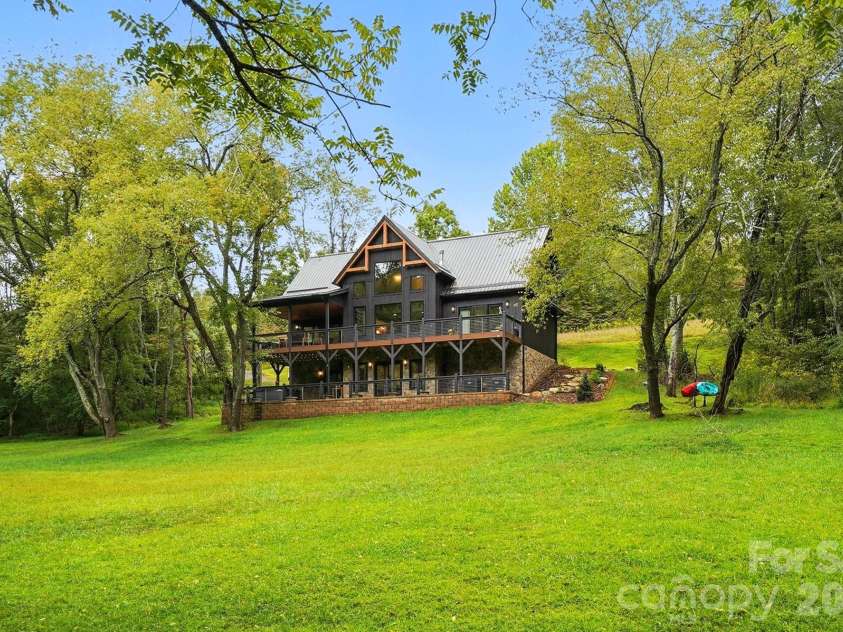 727 Riverwind Drive, Lansing, NC 28643.  MLS# CAR4368112, YatesRealty ID 13350. 