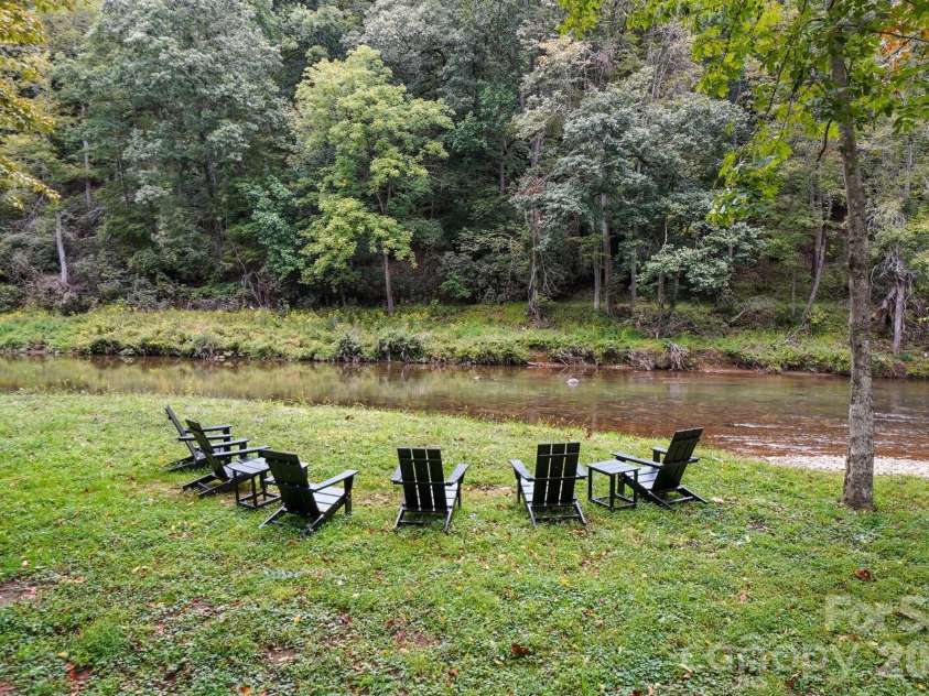 727 Riverwind Drive, Lansing, NC 28643.  MLS# CAR4368112, YatesRealty ID 13350. 