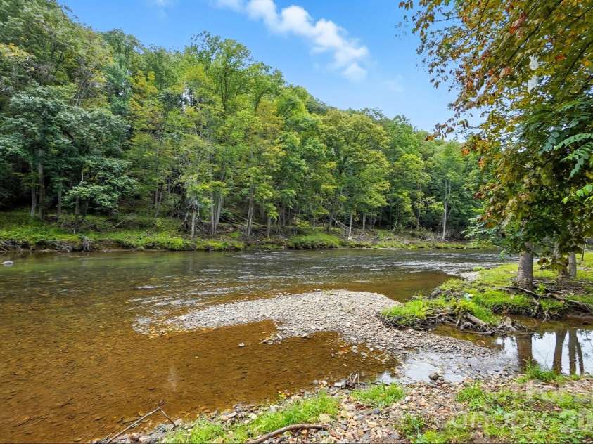 727 Riverwind Drive, Lansing, NC 28643.  MLS# CAR4368112, YatesRealty ID 13350. 
