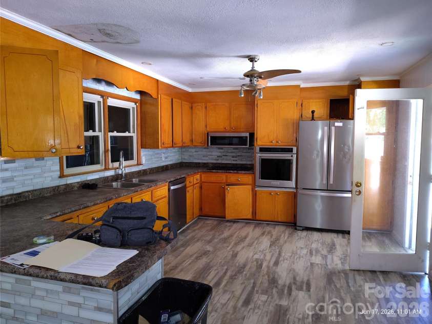 213 Lakeview Drive, Harrisburg, NC 28075.  MLS# CAR4397763, YatesRealty ID 13351. 