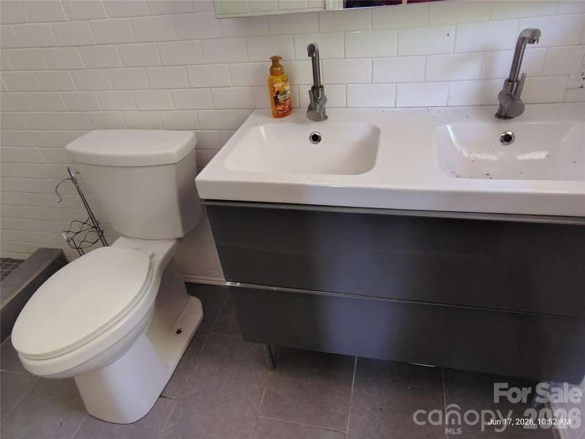 213 Lakeview Drive, Harrisburg, NC 28075.  MLS# CAR4397763, YatesRealty ID 13351. 