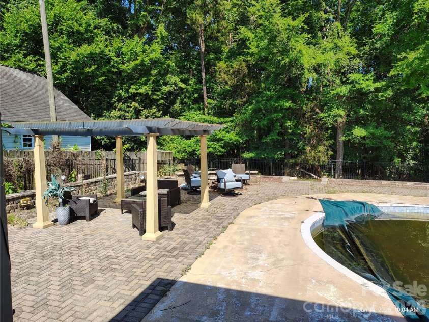 213 Lakeview Drive, Harrisburg, NC 28075.  MLS# CAR4397763, YatesRealty ID 13351. 