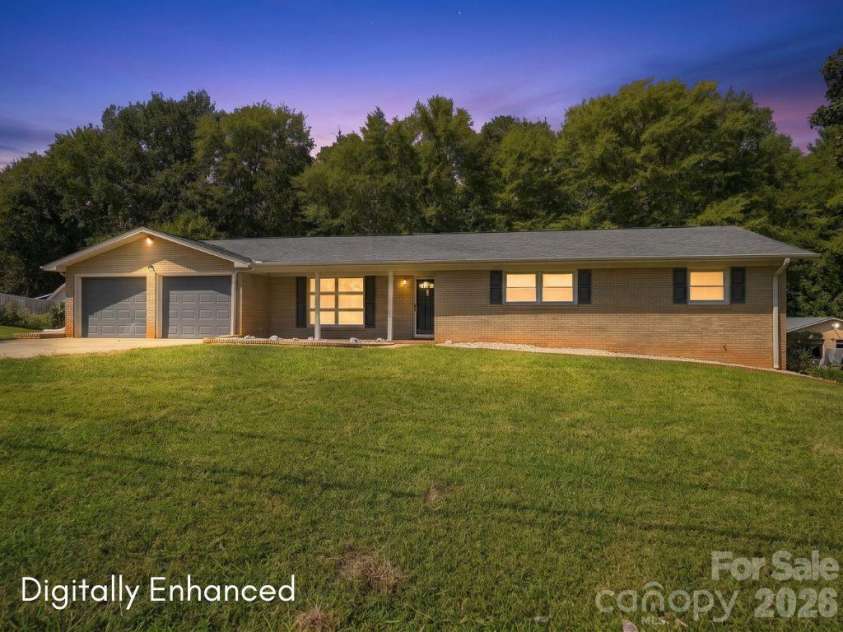 213 Lakeview Drive, Harrisburg, NC 28075.  MLS# CAR4426223, YatesRealty ID 13351. 