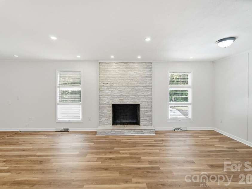 213 Lakeview Drive, Harrisburg, NC 28075.  MLS# CAR4426223, YatesRealty ID 13351. 