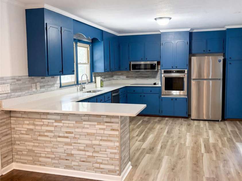 213 Lakeview Drive, Harrisburg, NC 28075.  MLS# CAR4426223, YatesRealty ID 13351. 