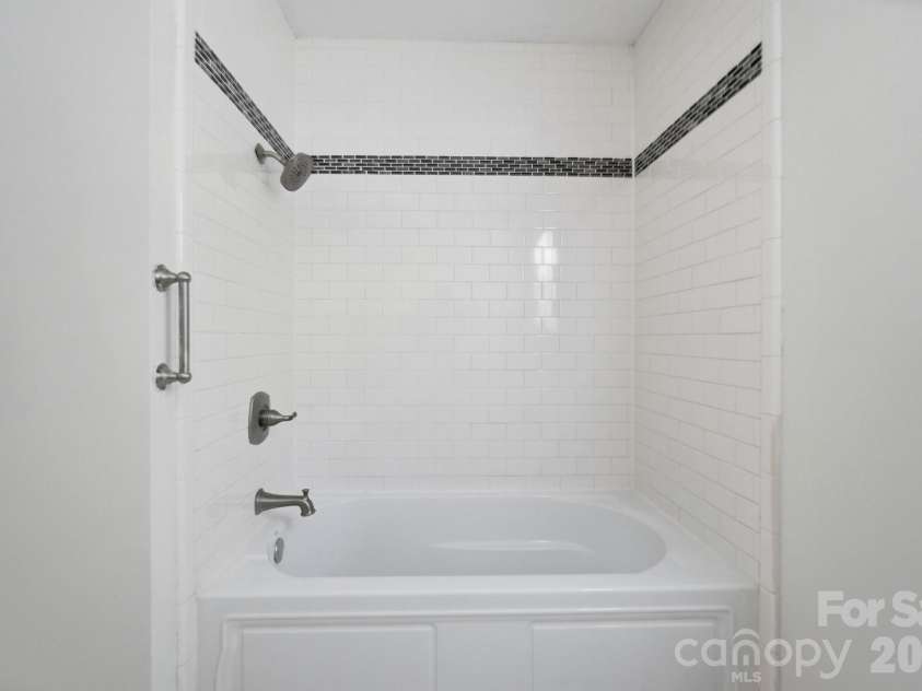 213 Lakeview Drive, Harrisburg, NC 28075.  MLS# CAR4426223, YatesRealty ID 13351. Main Level Full Bath