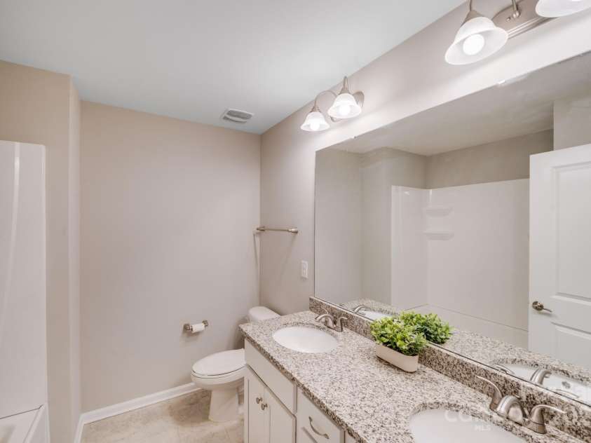 220 Kenway Loop, Mooresville, NC 28117.  MLS# CAR4231089, YatesRealty ID 13351. Secondary upstairs bath off hall.