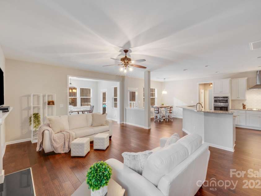 220 Kenway Loop, Mooresville, NC 28117.  MLS# CAR4231089, YatesRealty ID 13351. Spacious living set for conversation style seating.