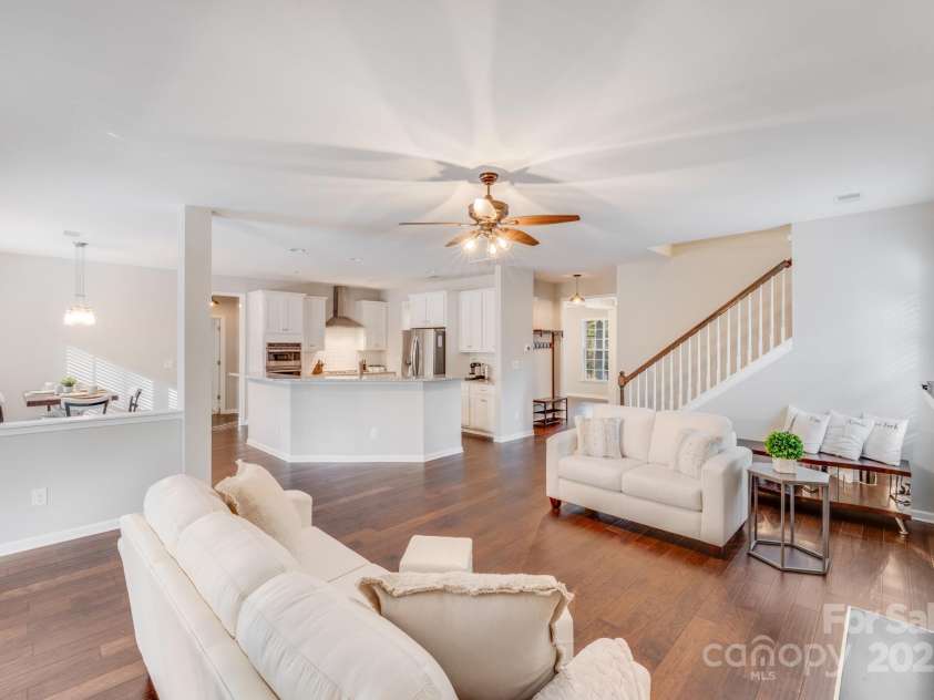 220 Kenway Loop, Mooresville, NC 28117.  MLS# CAR4231089, YatesRealty ID 13351. The perfect open plan for entertaining