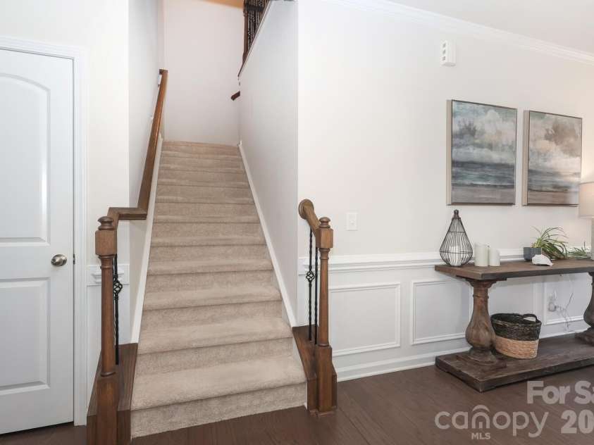 17417 Snug Harbor Drive, Charlotte, NC 28278.  MLS# CAR4345334, YatesRealty ID 13352. 