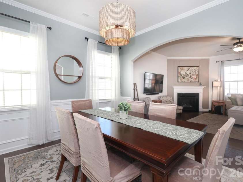 17417 Snug Harbor Drive, Charlotte, NC 28278.  MLS# CAR4345334, YatesRealty ID 13352. 