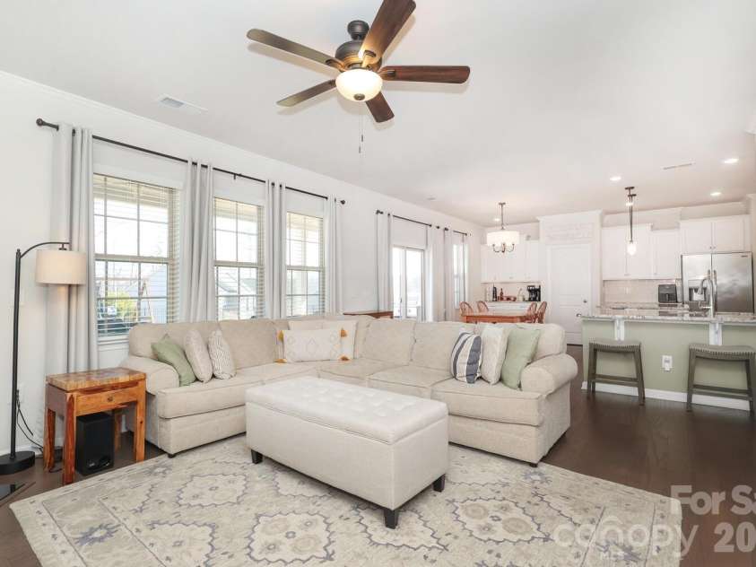 17417 Snug Harbor Drive, Charlotte, NC 28278.  MLS# CAR4345334, YatesRealty ID 13352. 