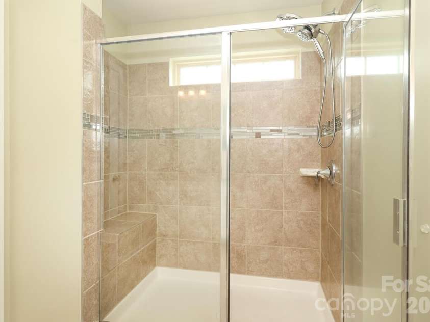 17417 Snug Harbor Drive, Charlotte, NC 28278.  MLS# CAR4345334, YatesRealty ID 13352. 